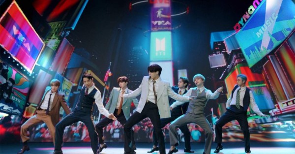 BTS debutó en el escenario de los MTV VMAs 2020