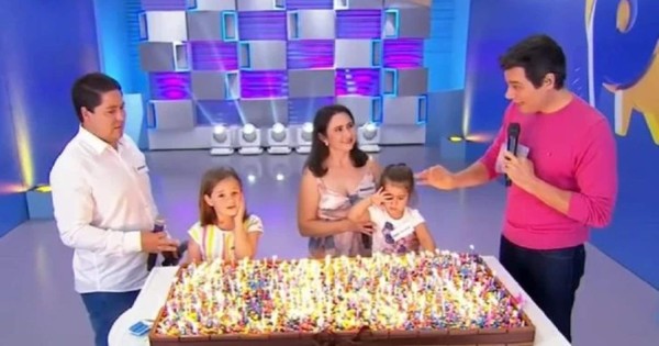 Hermanitas de la pelea viral apagaron 500 velas en un minuto en programa de tv
