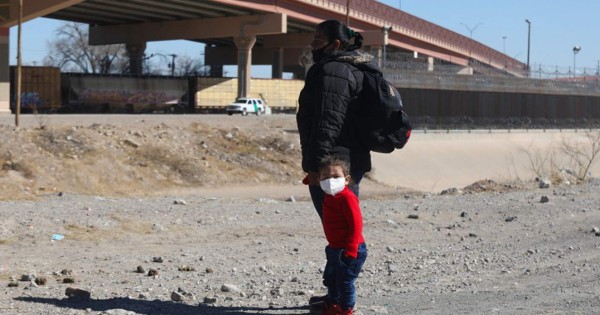 Hondureña pasó 18 meses en México esperando asilo en EEUU; gobierno de Trump nunca respondió