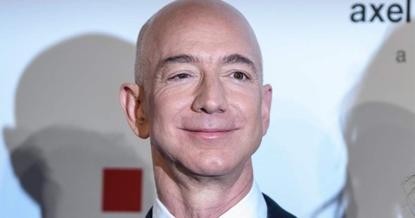 Bezos dice que Amazon debe hacer 'un trabajo mejor' con sus empleados