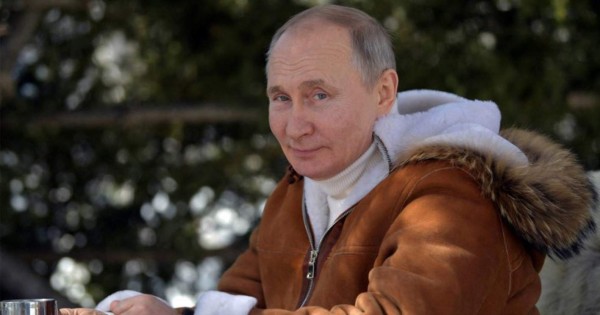 Putin invita al mundo a vacunarse en Rusia