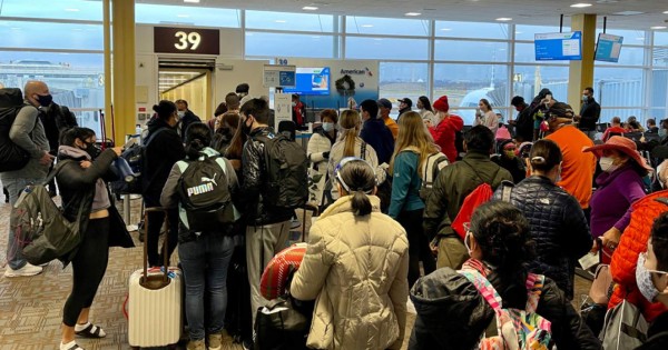 Vacunados contra covid pueden viajar con precauciones: CDC