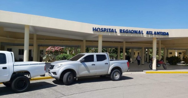 Fiscalía llega al Hospital Atlántida para investigar supuesta corrupción