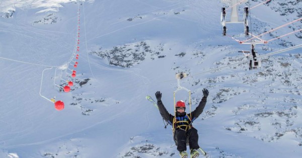La tirolesa más alta del mundo en los Alpes
