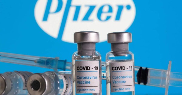 Pfizer estudia la seguridad de una tercera dosis contra las variantes