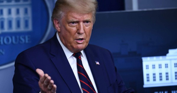 Trump pide a Fox News despedir a reportera que publicó sobre pifia de veternanos de guerra