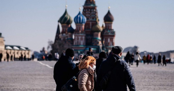 Los fallecidos por COVID-19 en Rusia superan los 15,000