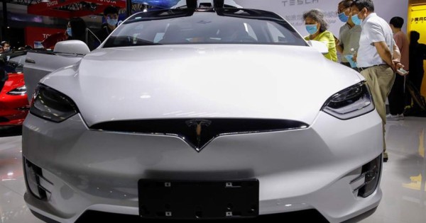 Tesla anuncia que produjo más de medio millón de vehículos en 2020