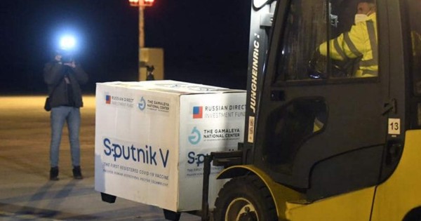 El viernes llegan 40,000 dosis de la vacuna Sputnik V, según Salud