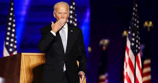 Un juez de Estados Unidos rechaza un nuevo intento de revocar la victoria de Biden