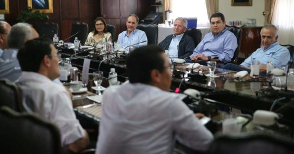 Partido Nacional participa de diálogo presidencial