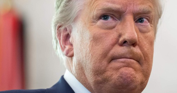 Trump está considerando perdonarse a sí mismo, según The New York Times