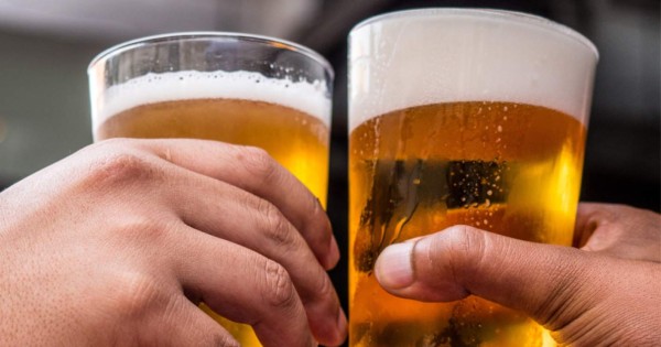 'Drunkorexia': la peligrosa tendencia que amenaza a los jóvenes