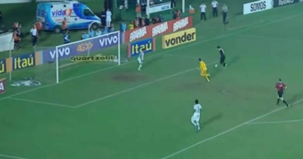 Video: Argentino falla increíble gol frente a la portería