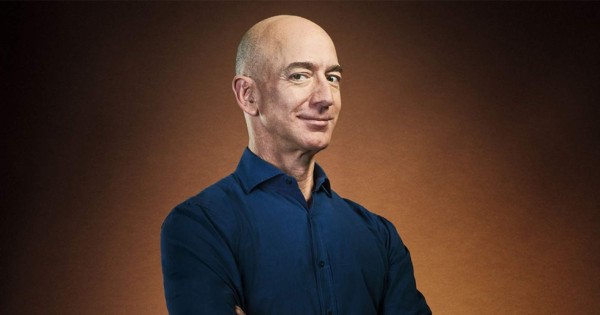 Jeff Bezos deja de ser consejero delegado de Amazon y le sustituye Andy Jassy