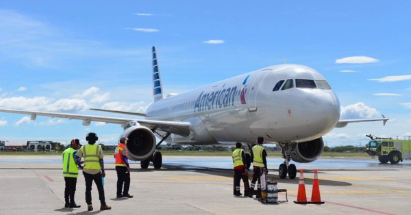 Costa Rica recibe los primeros vuelos desde Estados Unidos durante pandemia