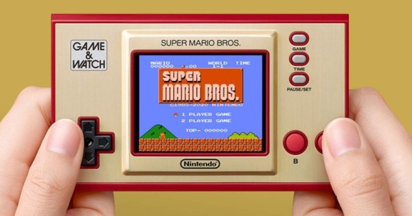 Nueva consola de Nintendo 'Game y Watch: Super Mario Bros' se agota en un día