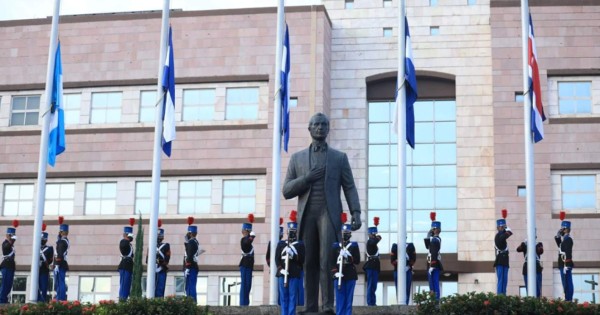 Autoridades conmemoran el 199 aniversario de independencia de Honduras