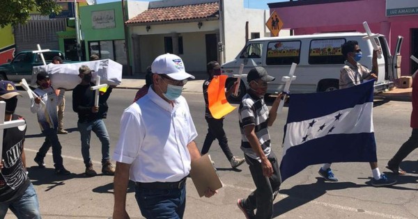 Piden protección para migrantes tras muerte de un hondureño con Covid-19 en un albergue