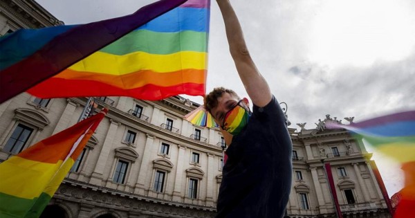 La Italia LGBT sale a la calle para exigir la ley contra la homofobia