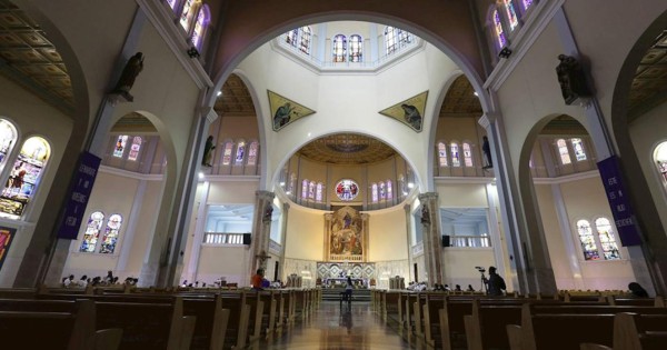 Obispos anuncian reapertura de iglesias con fieles en El Salvador