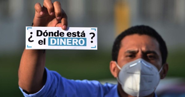 '¿Dónde está el dinero?', pregunta que incomoda y quieren borrar en Honduras
