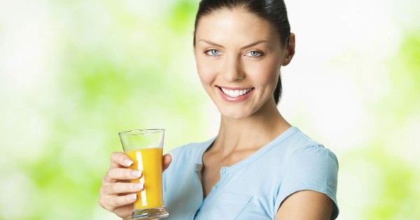 ¿Pueden el jugo de naranja y la toronja aumentar el riesgo de melanoma?