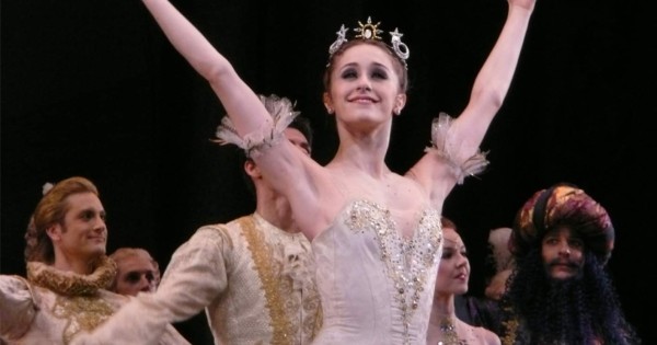 Bailarina del 'Royal Ballet' dará clase virtual para apoyar a hondureños afectados por huracanes