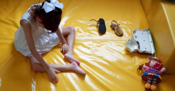 La niña que sufre hasta 400 ataques epilépticos diarios