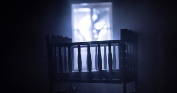 Terror viral: Abuela asegura que captó foto de demonio que acechaba a su nieta mientras dormía