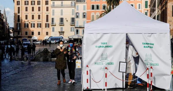 Italia suma 16,202 nuevos contagios de COVID-19 y 575 fallecidos