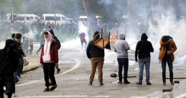 La Policía desaloja a cientos de personas en una fiesta ilegal en Bruselas