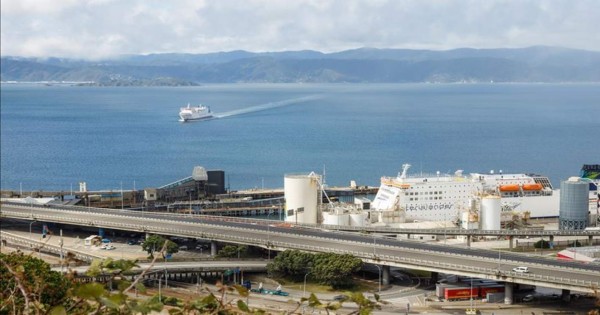 Nueva Zelanda prolonga confinamiento en Auckland para contener el virus