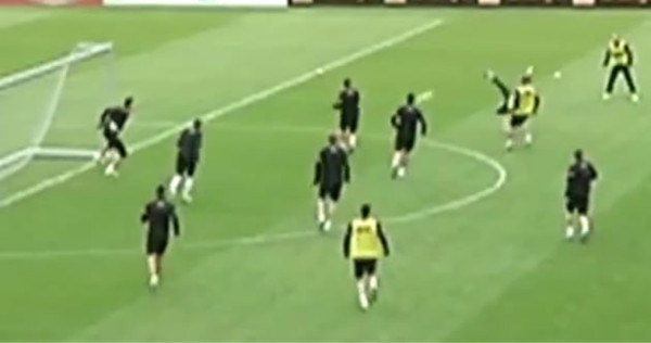 Vídeo: El portero que golea como un delantero