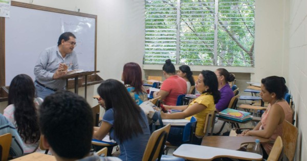 'En la mira” docentes que aplazaron en forma masiva a alumnos de la Unah-vs