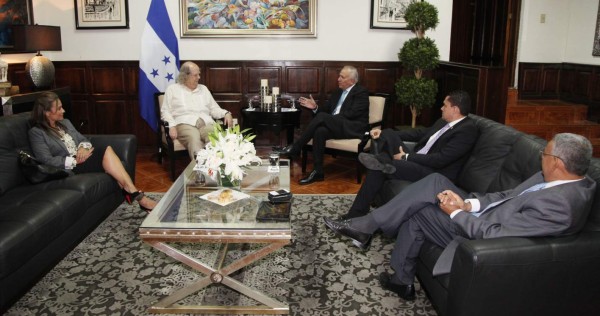 Biehl se sienta hoy con más de 100 organizaciones