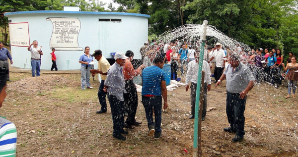 Más de 4,000 familias ya no sufren por agua en El Progreso
