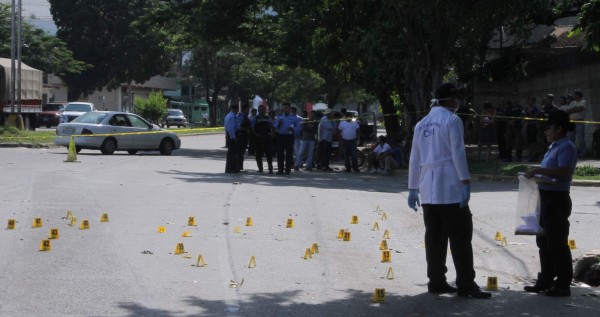 Asesinan a dos supuestos mareros cuando salían del centro penal de SPS