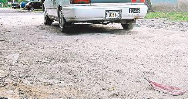 Calles malas y a oscuras en la colonia Modelo