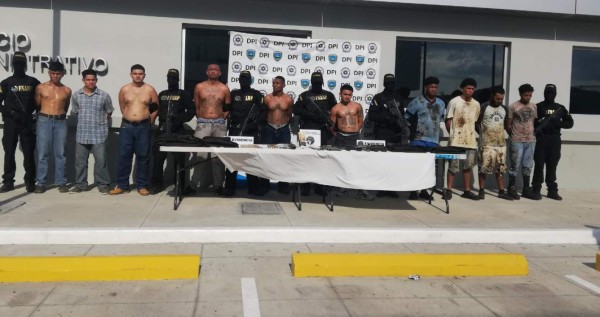 Capturan a mareros de la 18 y MS con armas, municiones y dinero