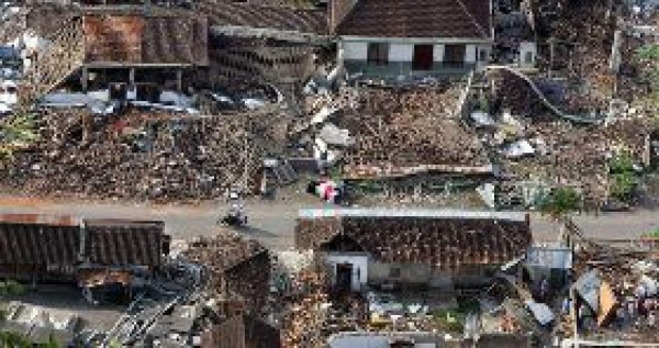 Aumenta a 6,234 la cifra de muertos en Indonesia