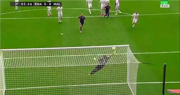 Video: La impresionante atajada de Navas en el Bernabéu