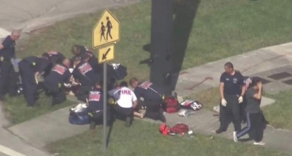 Tiroteo en escuela de Florida deja al menos 17 muertos y varios heridos