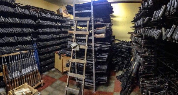 Seguridad confirma robo de 700 fusiles AK 47