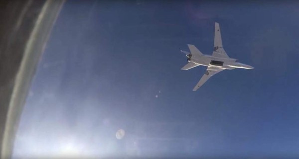 Continúan bombardeos rusos desde Irán a ISIS en Siria  