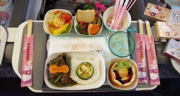 Un avión inspirado en Hello Kitty