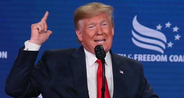 Donald Trump acusa a Twitter de censura