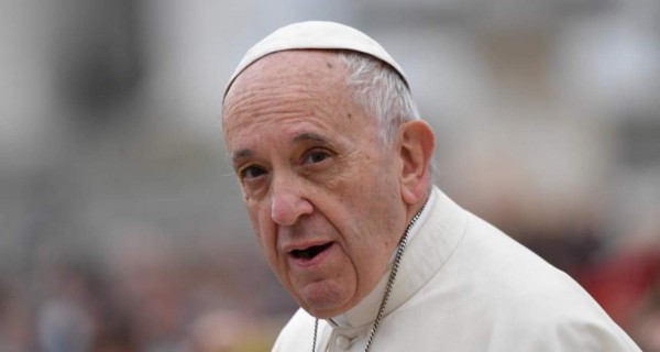 El Papa aconseja prestar atención a la curiosidad de los jóvenes en internet