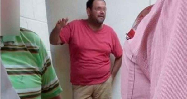 Lo encuentran violando a un niño en los baños de una tienda en México