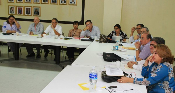 Buscan disminuir remisiones al hospital Mario Rivas